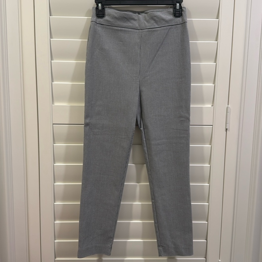 NWOT women’s chino style stretch pants